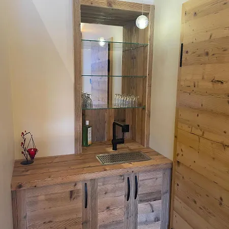 Weber Apartman *